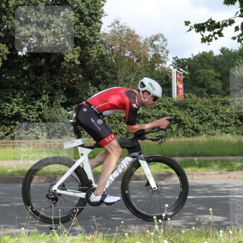 10.08.2025 - GEWOBA Citytriathlon Bremen Yannick Fuchs http://msf.ph/oto/8567299 10.08.2025 12:32:45 Radfahren 566, 604, 643, 681, 715, 852, 959, 1016, 1017 meine-sportfotos.de