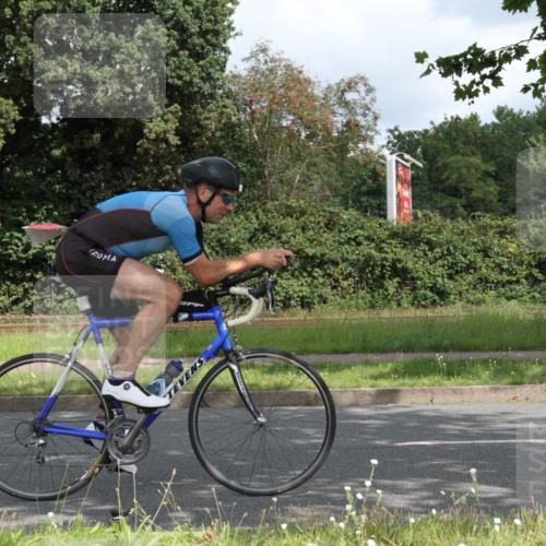 10.08.2025 - GEWOBA Citytriathlon Bremen Yannick Fuchs http://msf.ph/oto/8567300 10.08.2025 12:32:47 Radfahren 566, 604, 643, 681, 715, 852, 959, 1010, 1016, 1017 meine-sportfotos.de