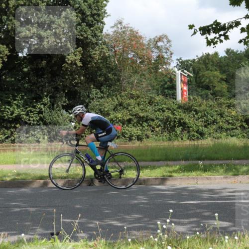 10.08.2025 - GEWOBA Citytriathlon Bremen Yannick Fuchs http://msf.ph/oto/8567301 10.08.2025 12:32:48 Radfahren 566, 604, 664, 681, 715, 852, 959, 1010, 1016, 1017 meine-sportfotos.de