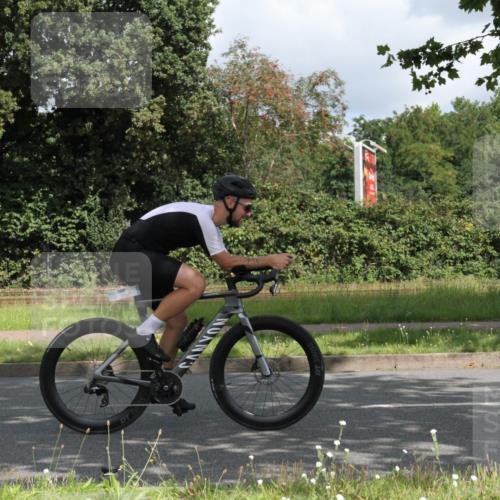 10.08.2025 - GEWOBA Citytriathlon Bremen Yannick Fuchs http://msf.ph/oto/8567304 10.08.2025 12:32:56 Radfahren 566, 604, 626, 664, 681, 715, 824, 852, 1010, 1016 meine-sportfotos.de