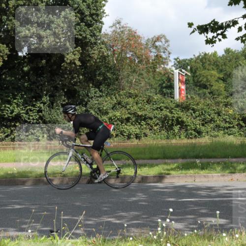 10.08.2025 - GEWOBA Citytriathlon Bremen Yannick Fuchs http://msf.ph/oto/8567312 10.08.2025 12:33:04 Radfahren 554, 604, 626, 664, 681, 708, 715, 738, 824, 1010, 1016 meine-sportfotos.de