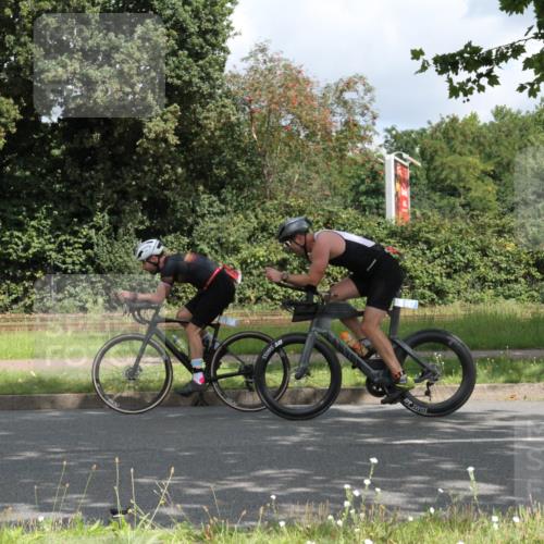 10.08.2025 - GEWOBA Citytriathlon Bremen Yannick Fuchs http://msf.ph/oto/8567316 10.08.2025 12:33:10 Radfahren 554, 626, 664, 708, 715, 738, 824, 836, 859, 1010 meine-sportfotos.de