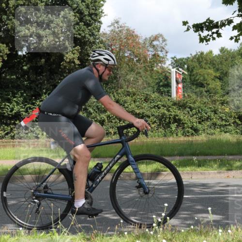 10.08.2025 - GEWOBA Citytriathlon Bremen Yannick Fuchs http://msf.ph/oto/8567319 10.08.2025 12:33:15 Radfahren 554, 626, 708, 738, 824, 836, 859 meine-sportfotos.de