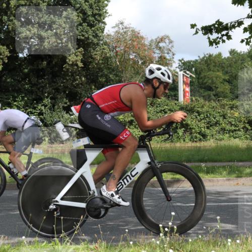 10.08.2025 - GEWOBA Citytriathlon Bremen Yannick Fuchs http://msf.ph/oto/8567336 10.08.2025 12:33:49 Radfahren 560, 635, 637, 741, 856, 858, 867, 895 meine-sportfotos.de