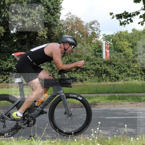 10.08.2025 - GEWOBA Citytriathlon Bremen Yannick Fuchs http://msf.ph/oto/8567342 10.08.2025 12:33:59 Radfahren 560, 635, 637, 741, 768, 858, 867 meine-sportfotos.de