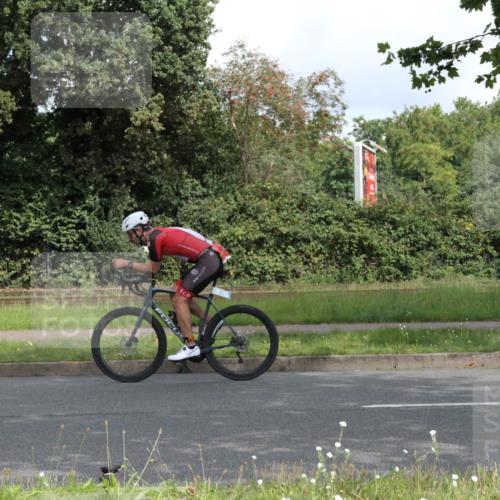 10.08.2025 - GEWOBA Citytriathlon Bremen Yannick Fuchs http://msf.ph/oto/8567343 10.08.2025 12:34:00 Radfahren 560, 635, 637, 741, 768, 858, 867 meine-sportfotos.de