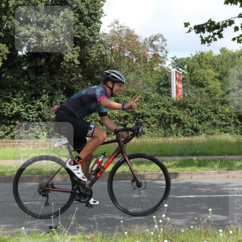 10.08.2025 - GEWOBA Citytriathlon Bremen Yannick Fuchs http://msf.ph/oto/8567354 10.08.2025 12:34:18 Radfahren 553, 686, 822, 834, 891, 912 meine-sportfotos.de