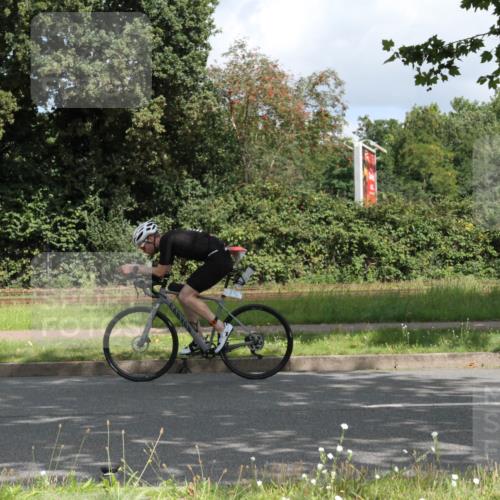 10.08.2025 - GEWOBA Citytriathlon Bremen Yannick Fuchs http://msf.ph/oto/8567362 10.08.2025 12:34:29 Radfahren 553, 584, 686, 834, 891, 912, 914, 1027, 1037 meine-sportfotos.de