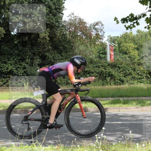 10.08.2025 - GEWOBA Citytriathlon Bremen Yannick Fuchs http://msf.ph/oto/8567365 10.08.2025 12:34:36 Radfahren 584, 591, 632, 686, 736, 826, 841, 891, 912, 914, 1027, 1037 meine-sportfotos.de