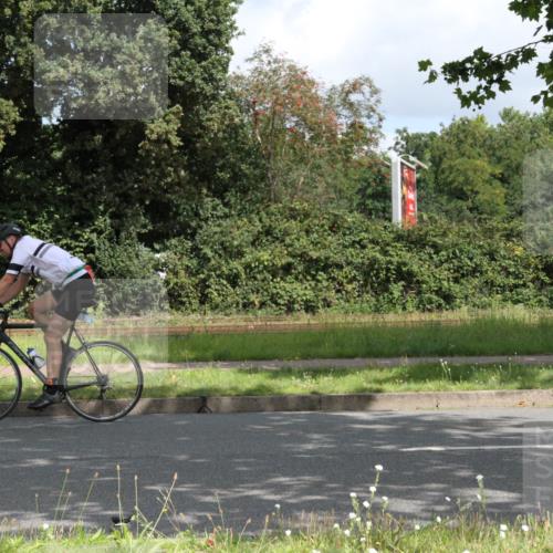 10.08.2025 - GEWOBA Citytriathlon Bremen Yannick Fuchs http://msf.ph/oto/8567369 10.08.2025 12:34:39 Radfahren 556, 584, 591, 632, 686, 736, 826, 841, 912, 914, 1027, 1037 meine-sportfotos.de