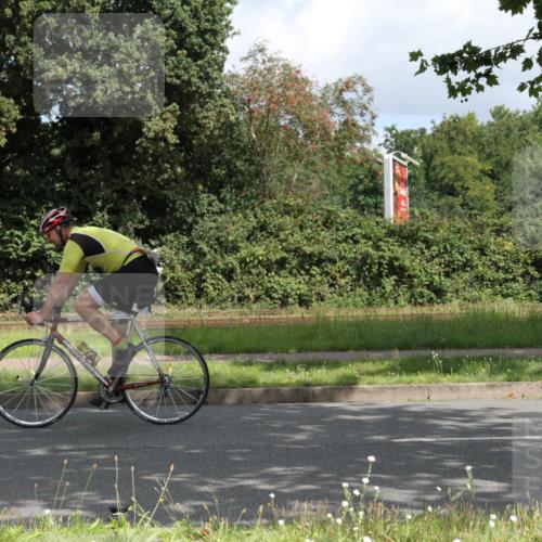10.08.2025 - GEWOBA Citytriathlon Bremen Yannick Fuchs http://msf.ph/oto/8567371 10.08.2025 12:34:42 Radfahren 556, 584, 591, 632, 736, 826, 841, 914, 1027, 1037 meine-sportfotos.de