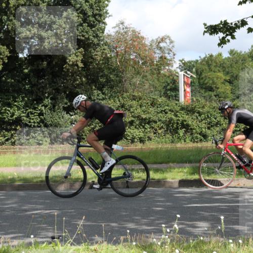 10.08.2025 - GEWOBA Citytriathlon Bremen Yannick Fuchs http://msf.ph/oto/8567395 10.08.2025 12:35:21 Radfahren 558, 579, 642, 707, 742, 973, 977, 1039 meine-sportfotos.de