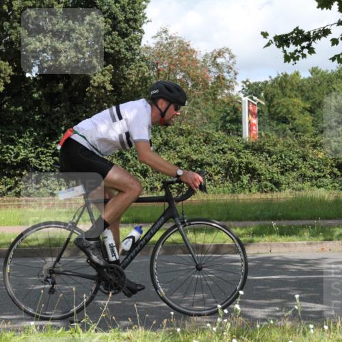 10.08.2025 - GEWOBA Citytriathlon Bremen Yannick Fuchs http://msf.ph/oto/8567408 10.08.2025 12:35:39 Radfahren 642, 719, 742, 763, 783, 833, 919, 933, 966 meine-sportfotos.de