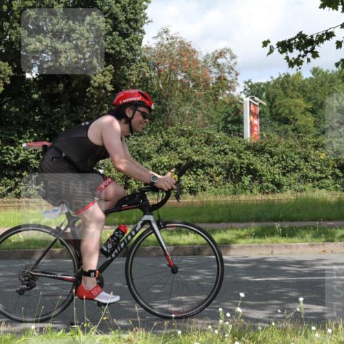 10.08.2025 - GEWOBA Citytriathlon Bremen Yannick Fuchs http://msf.ph/oto/8567422 10.08.2025 12:35:57 Radfahren 567, 636, 843, 877, 933, 966 meine-sportfotos.de