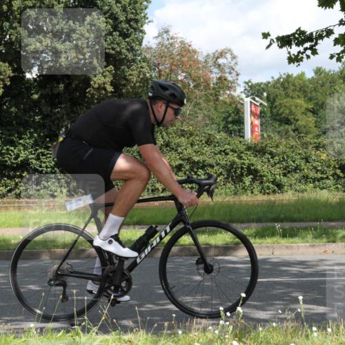 10.08.2025 - GEWOBA Citytriathlon Bremen Yannick Fuchs http://msf.ph/oto/8567443 10.08.2025 12:36:36 Radfahren 565, 570, 599, 639, 701, 750, 765, 766, 781, 789, 790, 794, 872, 1025, 1029, 1032 meine-sportfotos.de