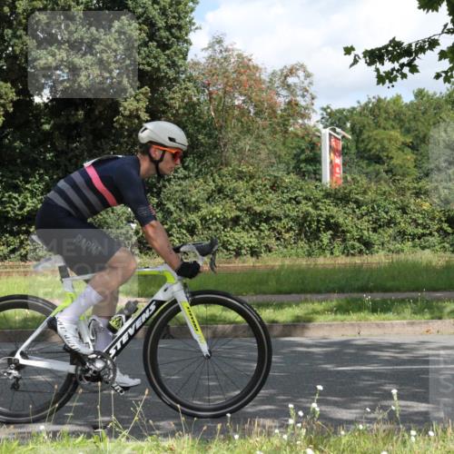10.08.2025 - GEWOBA Citytriathlon Bremen Yannick Fuchs http://msf.ph/oto/8567445 10.08.2025 12:36:39 Radfahren 570, 701, 750, 765, 766, 781, 789, 790, 794, 872, 1025, 1029, 1032 meine-sportfotos.de