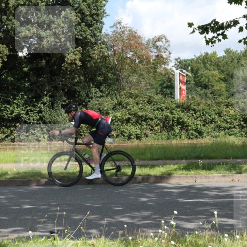 10.08.2025 - GEWOBA Citytriathlon Bremen Yannick Fuchs http://msf.ph/oto/8567462 10.08.2025 12:37:08 Radfahren 631, 678, 726, 734, 739, 804, 982, 1033 meine-sportfotos.de