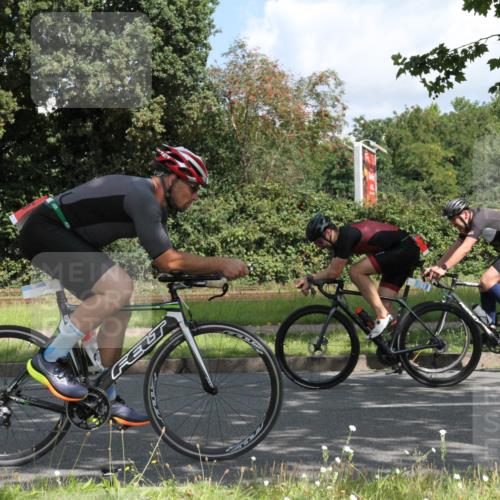 10.08.2025 - GEWOBA Citytriathlon Bremen Yannick Fuchs http://msf.ph/oto/8567465 10.08.2025 12:37:16 Radfahren 631, 726, 804, 982 meine-sportfotos.de