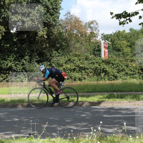10.08.2025 - GEWOBA Citytriathlon Bremen Yannick Fuchs http://msf.ph/oto/8567470 10.08.2025 12:37:20 Radfahren 726, 804 meine-sportfotos.de
