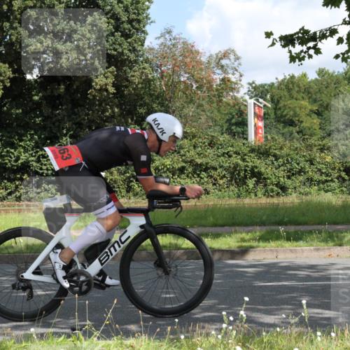 10.08.2025 - GEWOBA Citytriathlon Bremen Yannick Fuchs http://msf.ph/oto/8567474 10.08.2025 12:37:42 Radfahren 563, 603 meine-sportfotos.de