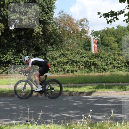 10.08.2025 - GEWOBA Citytriathlon Bremen Yannick Fuchs http://msf.ph/oto/8567475 10.08.2025 12:37:47 Radfahren 563, 603, 618 meine-sportfotos.de
