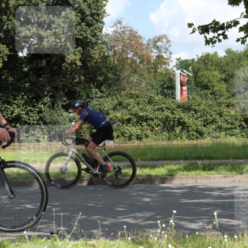 10.08.2025 - GEWOBA Citytriathlon Bremen Yannick Fuchs http://msf.ph/oto/8567502 10.08.2025 12:38:16 Radfahren 557, 671, 761, 764, 782, 784, 825, 844, 853, 1018 meine-sportfotos.de