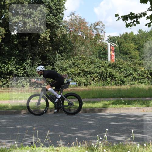 10.08.2025 - GEWOBA Citytriathlon Bremen Yannick Fuchs http://msf.ph/oto/8567509 10.08.2025 12:38:24 Radfahren 557, 784, 825, 844, 853, 1018 meine-sportfotos.de