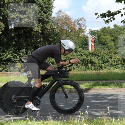 10.08.2025 - GEWOBA Citytriathlon Bremen Yannick Fuchs http://msf.ph/oto/8567518 10.08.2025 12:38:42 Radfahren 555, 634, 662, 720, 740, 762, 772, 797, 892, 940, 1019 meine-sportfotos.de