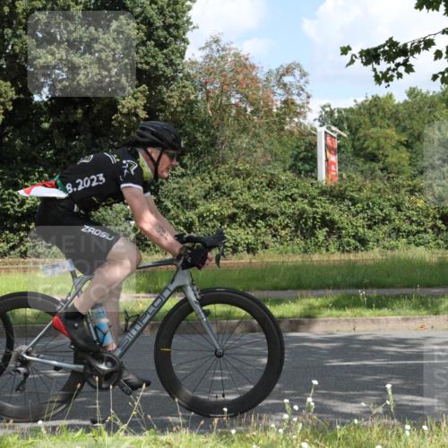 10.08.2025 - GEWOBA Citytriathlon Bremen Yannick Fuchs http://msf.ph/oto/8567526 10.08.2025 12:38:51 Radfahren 555, 662, 720, 740, 762, 772, 797, 892, 940, 978, 1019 meine-sportfotos.de