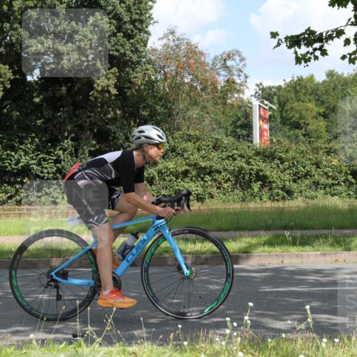 10.08.2025 - GEWOBA Citytriathlon Bremen Yannick Fuchs http://msf.ph/oto/8567533 10.08.2025 12:39:02 Radfahren 555, 658, 696, 720, 729, 762, 892, 900, 969, 978, 1019 meine-sportfotos.de