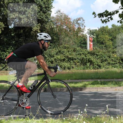 10.08.2025 - GEWOBA Citytriathlon Bremen Yannick Fuchs http://msf.ph/oto/8567549 10.08.2025 12:39:19 Radfahren 696, 709, 729, 758, 869, 900, 1006 meine-sportfotos.de
