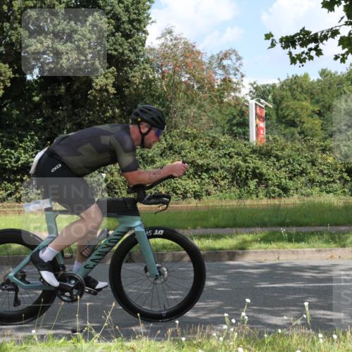 10.08.2025 - GEWOBA Citytriathlon Bremen Yannick Fuchs http://msf.ph/oto/8567550 10.08.2025 12:39:21 Radfahren 696, 709, 729, 758, 869, 900, 1006 meine-sportfotos.de