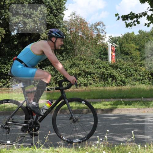 10.08.2025 - GEWOBA Citytriathlon Bremen Yannick Fuchs http://msf.ph/oto/8567559 10.08.2025 12:39:28 Radfahren 572, 709, 758, 795, 813, 869, 1006 meine-sportfotos.de