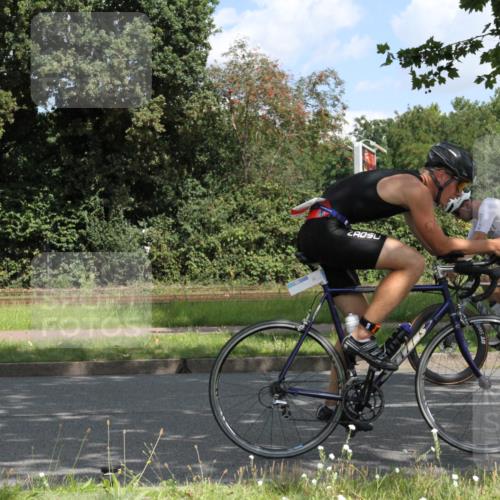 10.08.2025 - GEWOBA Citytriathlon Bremen Yannick Fuchs http://msf.ph/oto/8567569 10.08.2025 12:39:40 Radfahren 572, 589, 795, 813, 869 meine-sportfotos.de