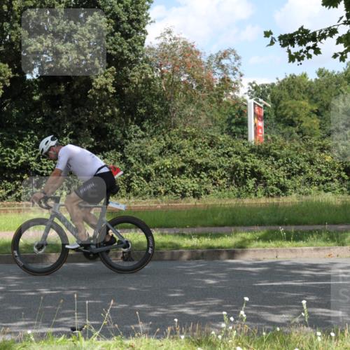 10.08.2025 - GEWOBA Citytriathlon Bremen Yannick Fuchs http://msf.ph/oto/8567570 10.08.2025 12:39:40 Radfahren 572, 589, 795, 813, 869 meine-sportfotos.de