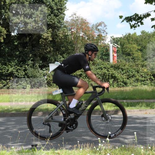 10.08.2025 - GEWOBA Citytriathlon Bremen Yannick Fuchs http://msf.ph/oto/8567586 10.08.2025 12:40:02 Radfahren 589, 596, 690, 706, 721, 779, 831, 880, 883, 896, 1028 meine-sportfotos.de