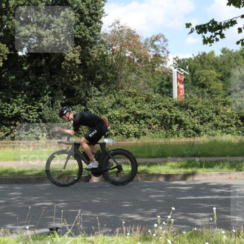 10.08.2025 - GEWOBA Citytriathlon Bremen Yannick Fuchs http://msf.ph/oto/8567591 10.08.2025 12:40:07 Radfahren 559, 596, 602, 690, 706, 721, 779, 815, 831, 880, 883, 890, 896, 1028 meine-sportfotos.de