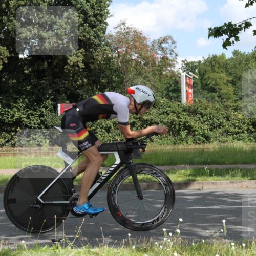 10.08.2025 - GEWOBA Citytriathlon Bremen Yannick Fuchs http://msf.ph/oto/8567596 10.08.2025 12:40:11 Radfahren 559, 596, 602, 690, 706, 721, 779, 815, 831, 880, 883, 890, 896, 899, 1028 meine-sportfotos.de