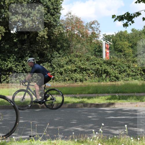 10.08.2025 - GEWOBA Citytriathlon Bremen Yannick Fuchs http://msf.ph/oto/8567608 10.08.2025 12:40:27 Radfahren 559, 581, 597, 602, 672, 723, 737, 815, 848, 870, 879, 890, 899, 910, 949, 975, 1002, 1024 meine-sportfotos.de