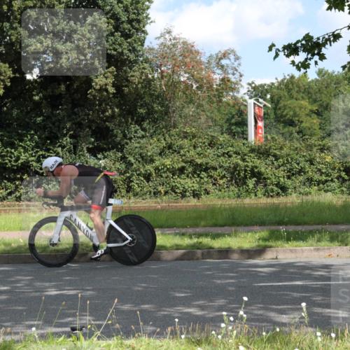 10.08.2025 - GEWOBA Citytriathlon Bremen Yannick Fuchs http://msf.ph/oto/8567615 10.08.2025 12:40:32 Radfahren 581, 597, 672, 723, 737, 829, 848, 870, 879, 899, 910, 949, 975, 1002, 1024 meine-sportfotos.de