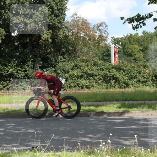 10.08.2025 - GEWOBA Citytriathlon Bremen Yannick Fuchs http://msf.ph/oto/8567616 10.08.2025 12:40:33 Radfahren 581, 597, 672, 723, 737, 829, 848, 870, 879, 899, 910, 921, 949, 975, 1002, 1024 meine-sportfotos.de