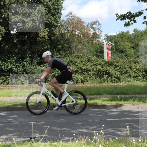 10.08.2025 - GEWOBA Citytriathlon Bremen Yannick Fuchs http://msf.ph/oto/8567632 10.08.2025 12:40:55 Radfahren 606, 650, 785, 802, 803, 921, 1001, 1023 meine-sportfotos.de