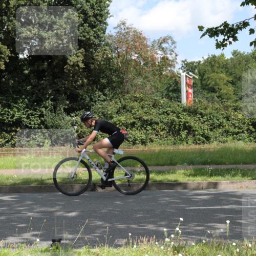 10.08.2025 - GEWOBA Citytriathlon Bremen Yannick Fuchs http://msf.ph/oto/8567636 10.08.2025 12:40:59 Radfahren 606, 650, 660, 665, 785, 802, 803, 1001, 1023 meine-sportfotos.de