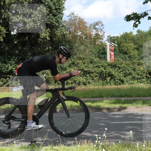 10.08.2025 - GEWOBA Citytriathlon Bremen Yannick Fuchs http://msf.ph/oto/8567637 10.08.2025 12:41:01 Radfahren 568, 650, 660, 665, 785, 802, 803, 1001, 1023 meine-sportfotos.de