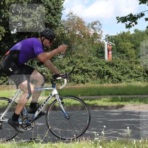 10.08.2025 - GEWOBA Citytriathlon Bremen Yannick Fuchs http://msf.ph/oto/8567639 10.08.2025 12:41:07 Radfahren 568, 650, 660, 665, 755, 785, 803, 830, 934, 1001, 1023 meine-sportfotos.de