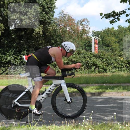 10.08.2025 - GEWOBA Citytriathlon Bremen Yannick Fuchs http://msf.ph/oto/8567647 10.08.2025 12:41:21 Radfahren 568, 609, 619, 660, 665, 705, 730, 755, 830, 849, 862, 934, 1014 meine-sportfotos.de