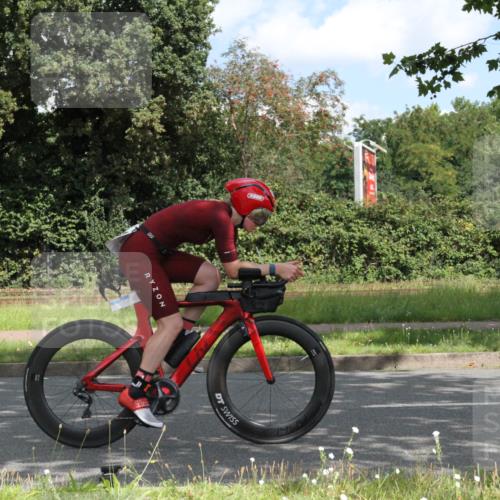 10.08.2025 - GEWOBA Citytriathlon Bremen Yannick Fuchs http://msf.ph/oto/8567649 10.08.2025 12:41:23 Radfahren 568, 609, 619, 705, 730, 755, 830, 849, 862, 934, 1014 meine-sportfotos.de
