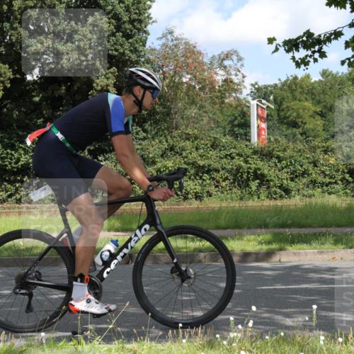 10.08.2025 - GEWOBA Citytriathlon Bremen Yannick Fuchs http://msf.ph/oto/8567651 10.08.2025 12:41:25 Radfahren 568, 609, 619, 705, 730, 755, 830, 849, 862, 934, 1014 meine-sportfotos.de