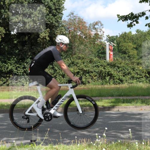 10.08.2025 - GEWOBA Citytriathlon Bremen Yannick Fuchs http://msf.ph/oto/8567661 10.08.2025 12:41:48 Radfahren 614, 623, 663, 923, 926, 983 meine-sportfotos.de