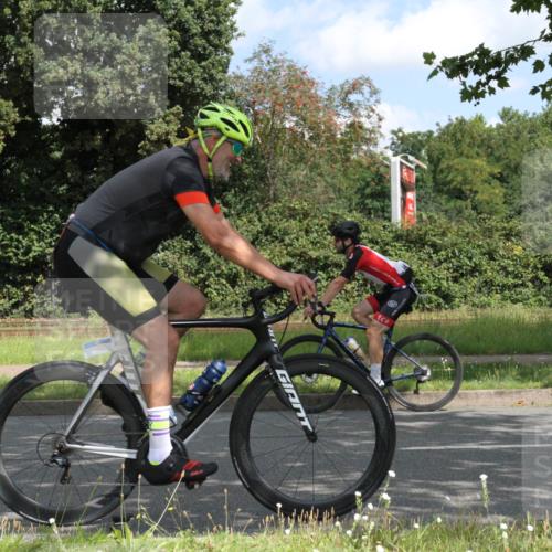 10.08.2025 - GEWOBA Citytriathlon Bremen Yannick Fuchs http://msf.ph/oto/8567663 10.08.2025 12:41:52 Radfahren 614, 623, 663, 923, 926, 983 meine-sportfotos.de